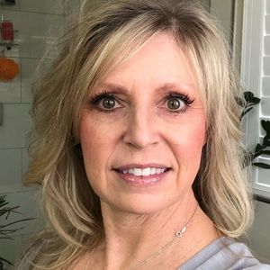 Meet your Posher, Cara